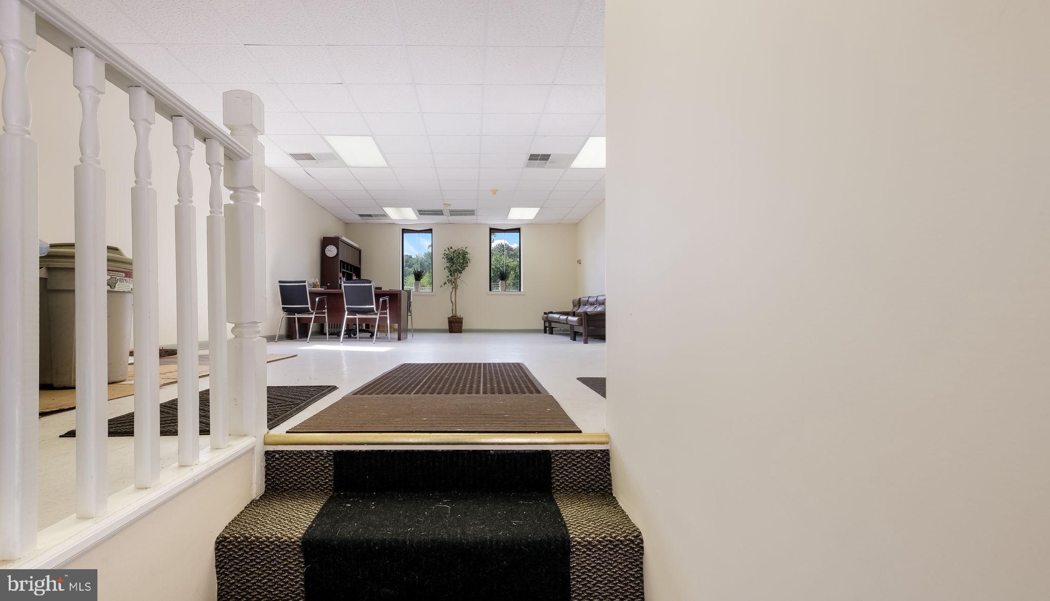 WYNCOTE - Commercial Sale