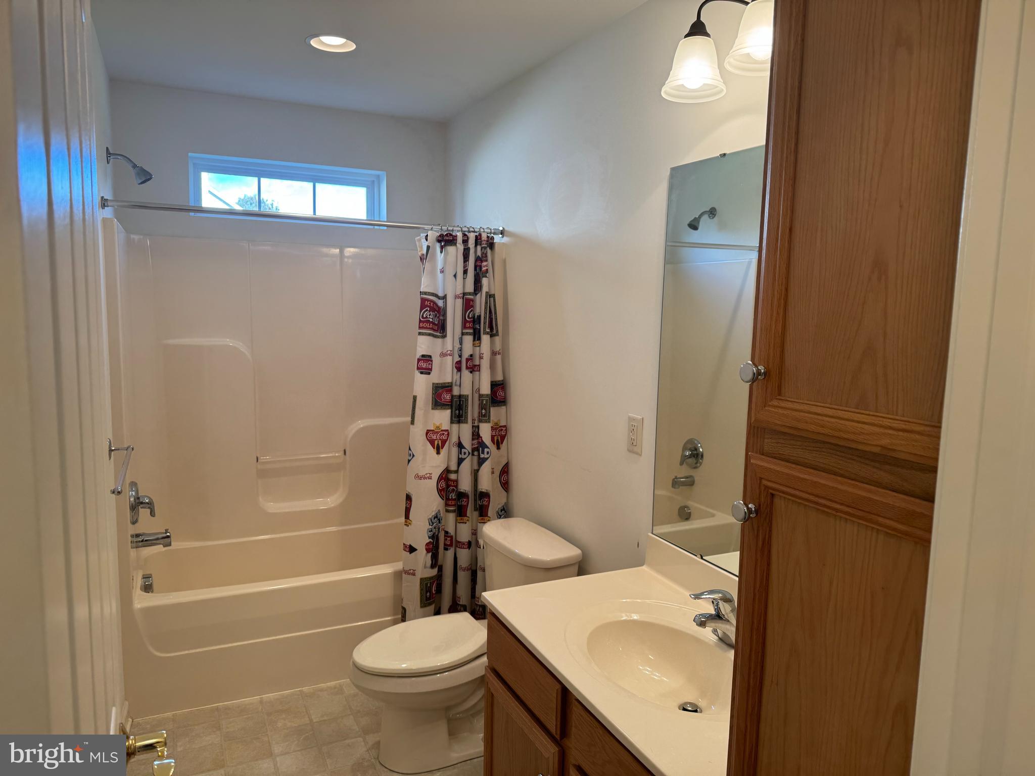 SUTHERLAND AT WOODS EDGE - Residential