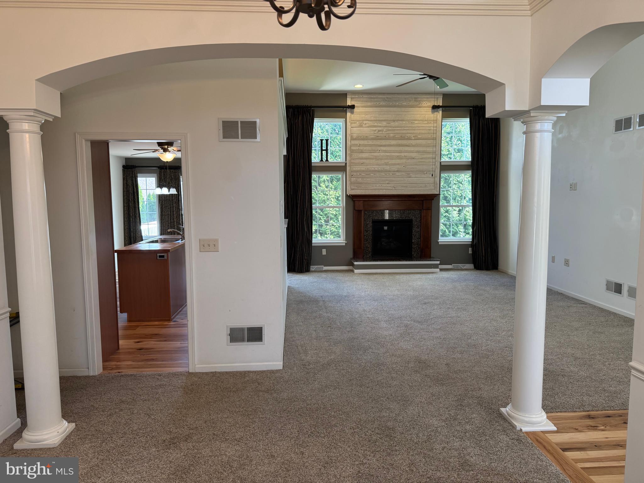 SUTHERLAND AT WOODS EDGE - Residential