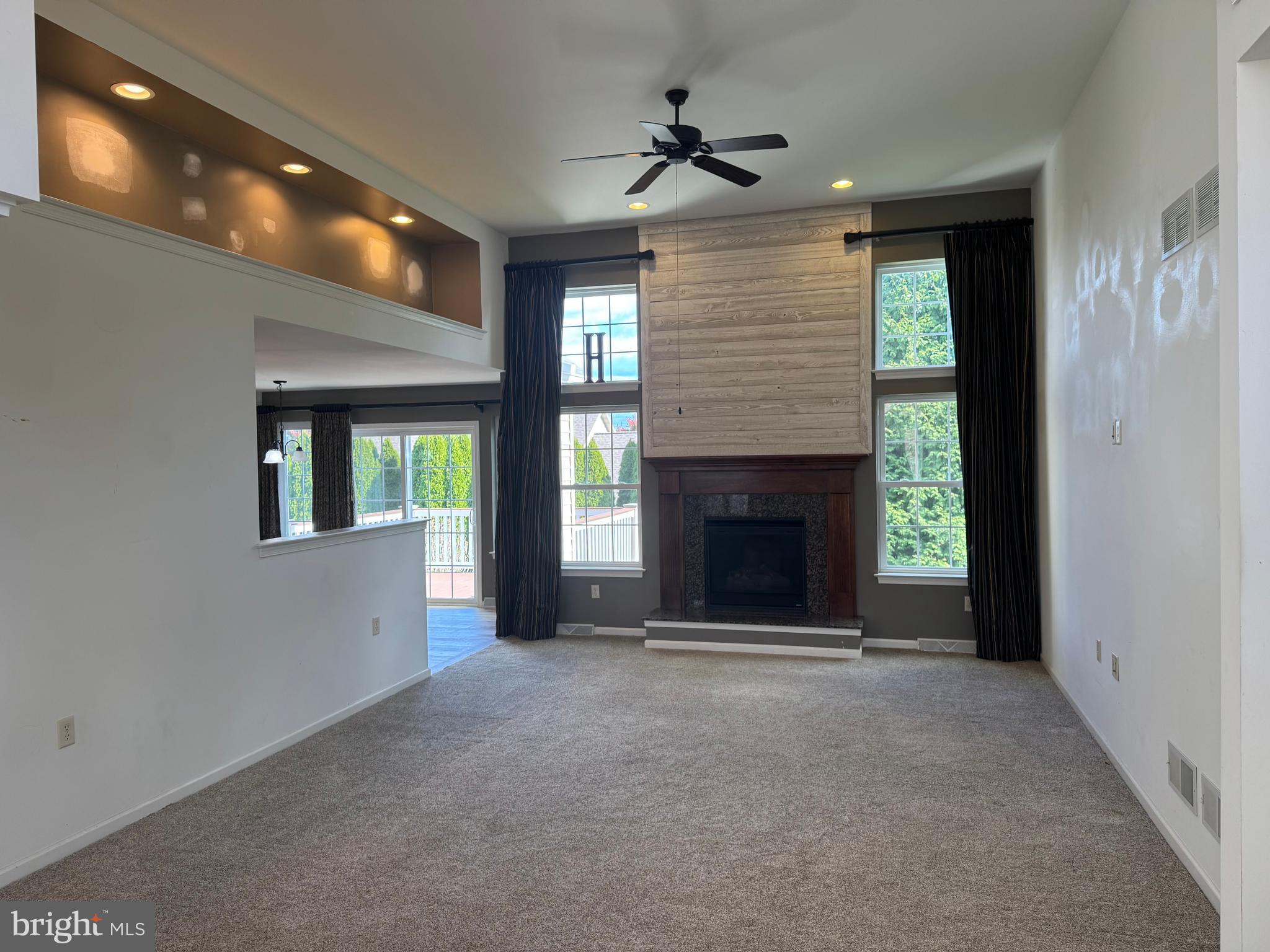 SUTHERLAND AT WOODS EDGE - Residential