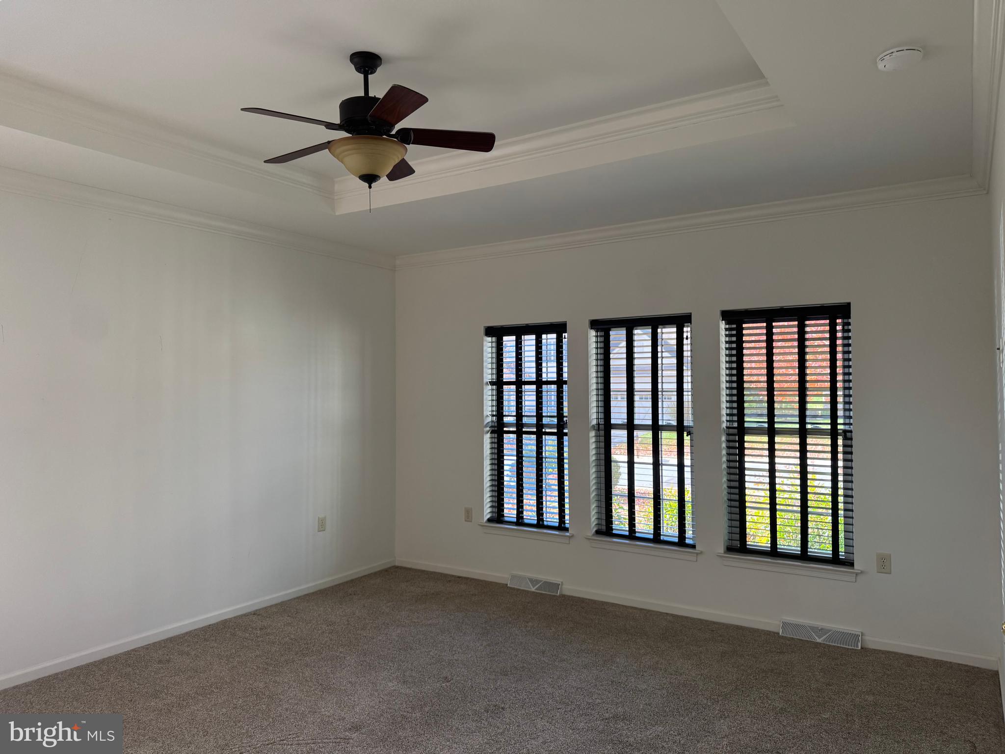 SUTHERLAND AT WOODS EDGE - Residential