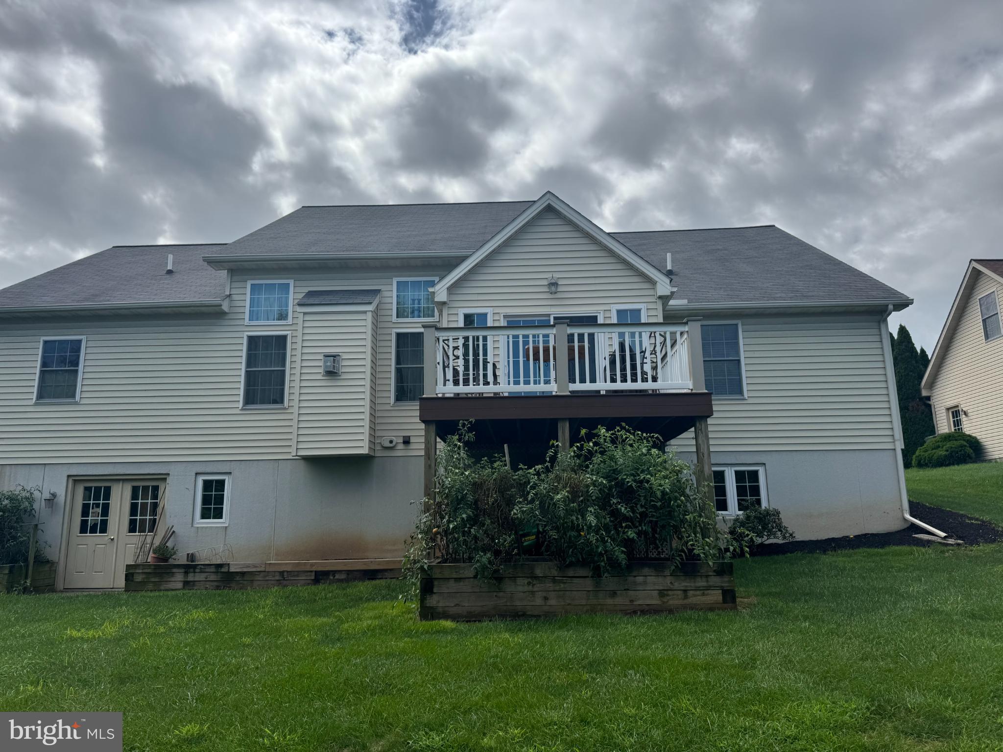 SUTHERLAND AT WOODS EDGE - Residential