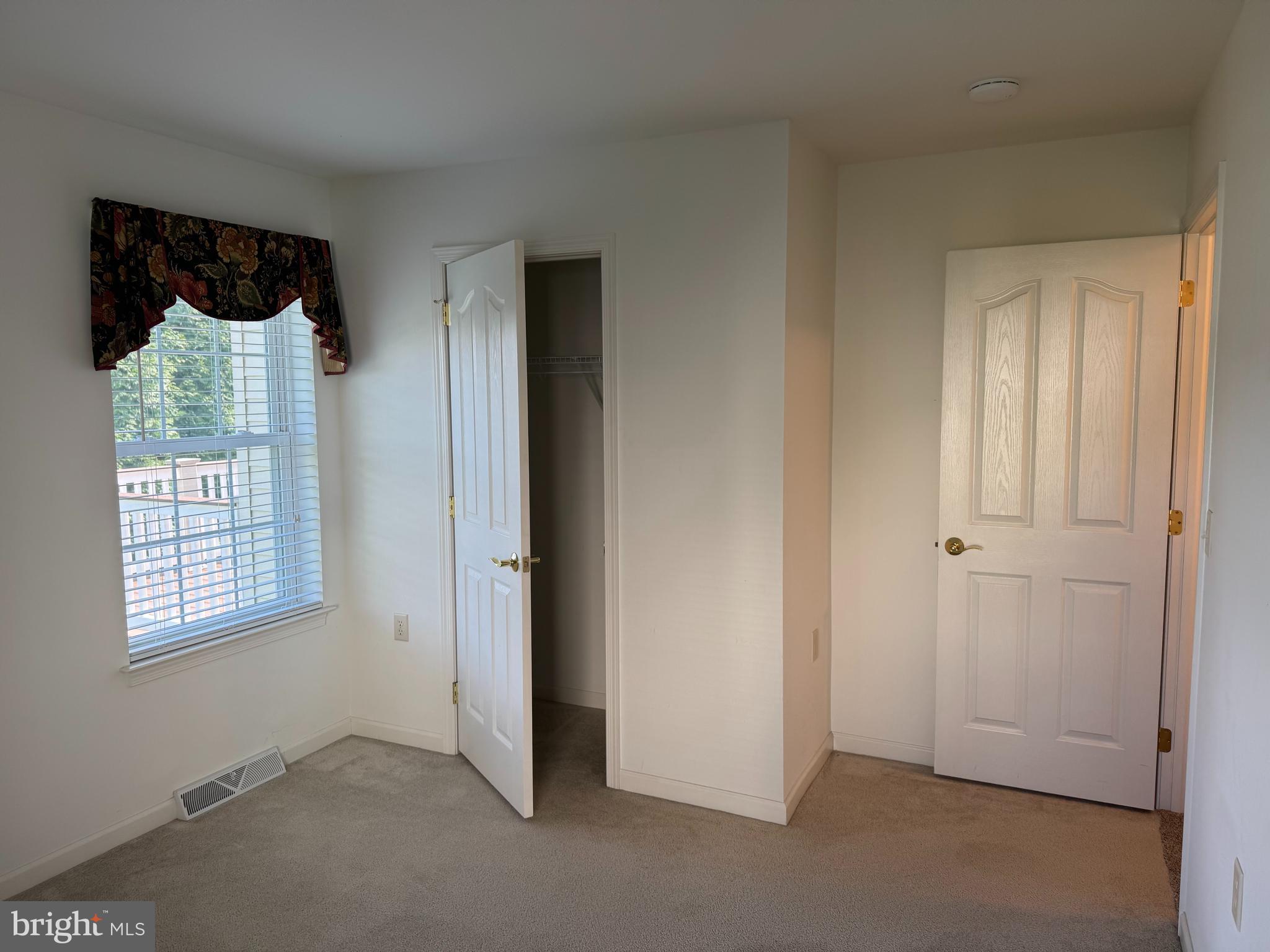 SUTHERLAND AT WOODS EDGE - Residential