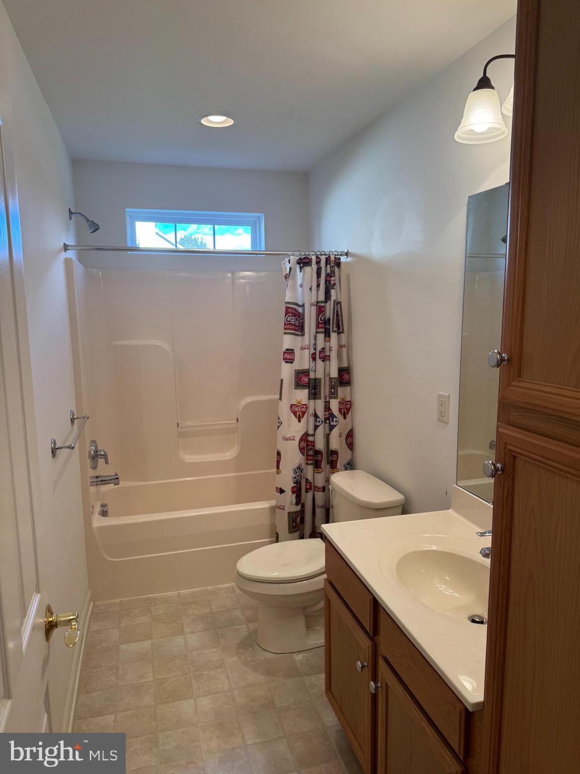 SUTHERLAND AT WOODS EDGE - Residential