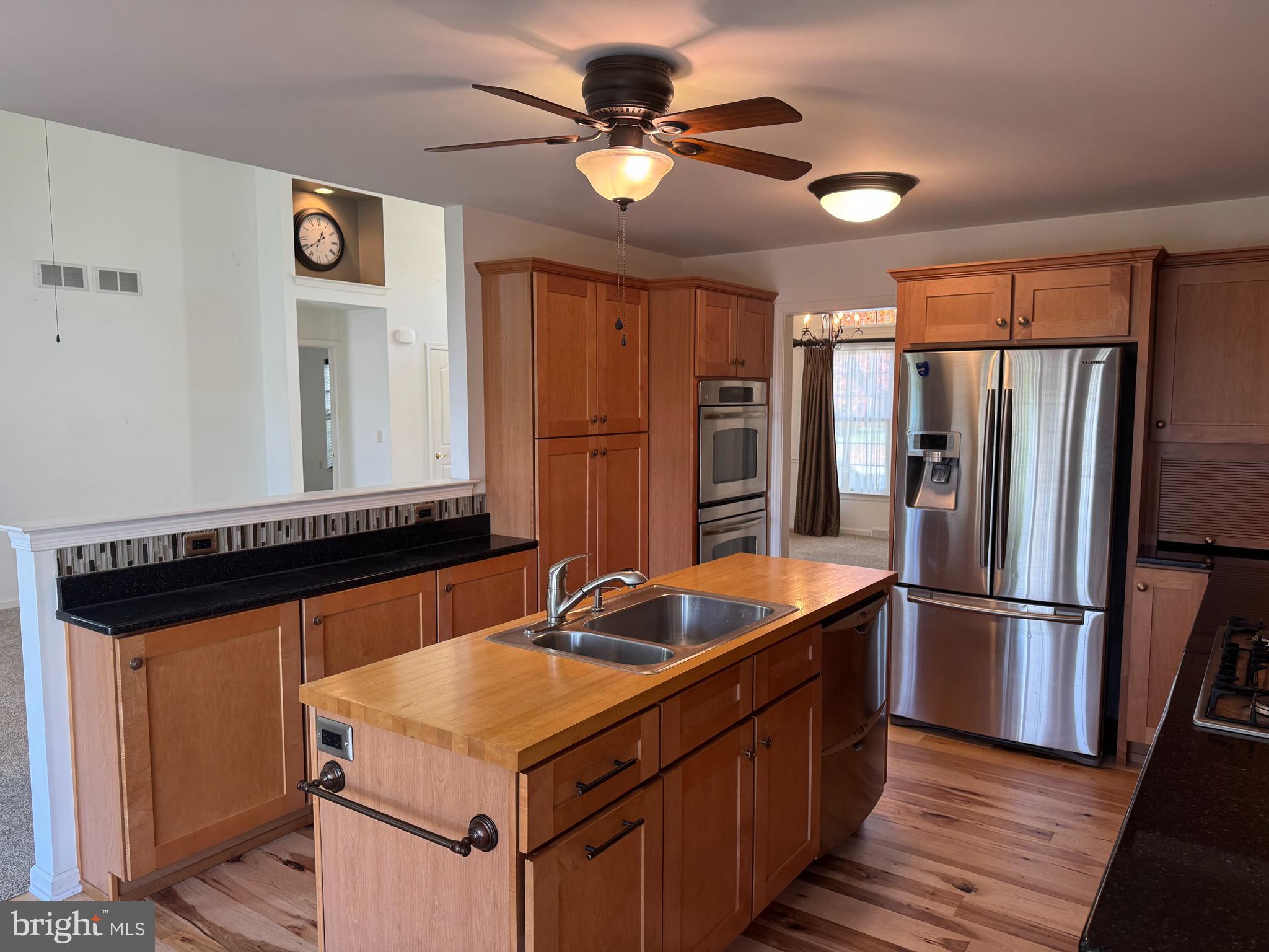 SUTHERLAND AT WOODS EDGE - Residential