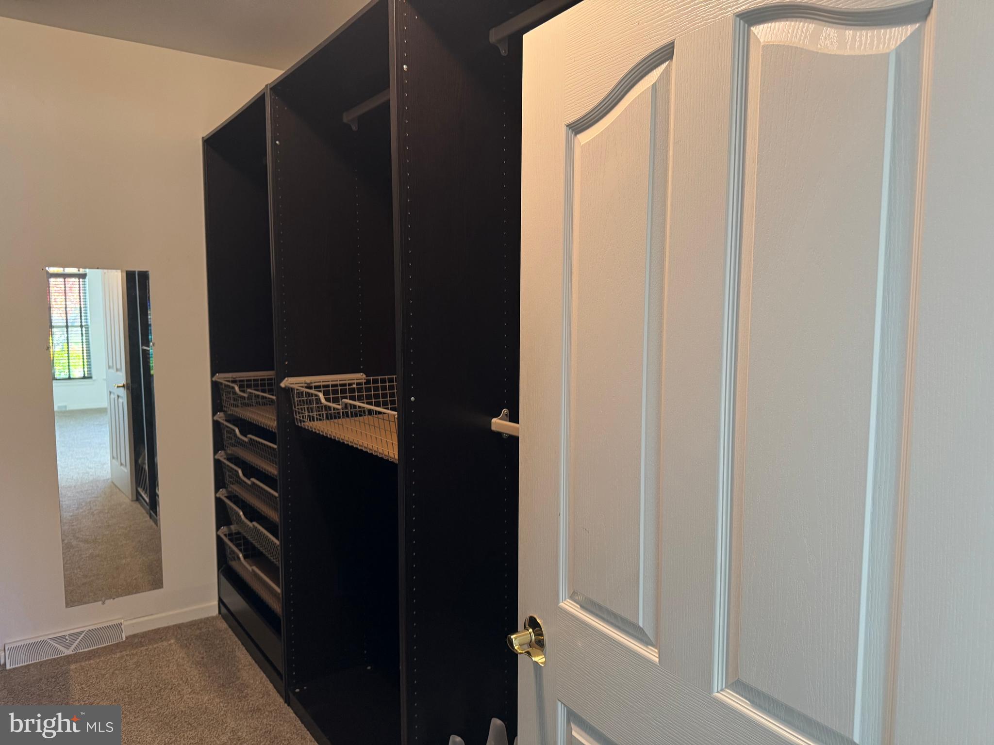 SUTHERLAND AT WOODS EDGE - Residential