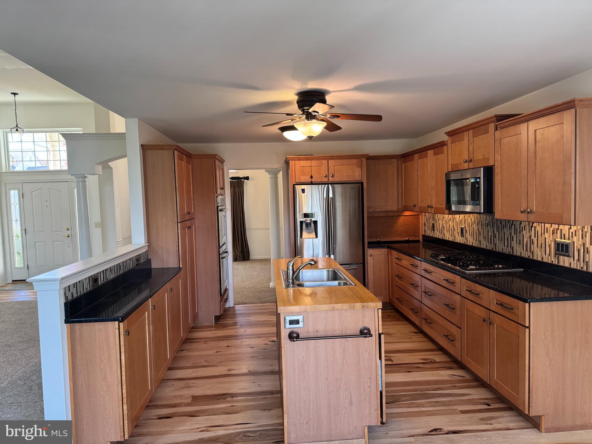 SUTHERLAND AT WOODS EDGE - Residential