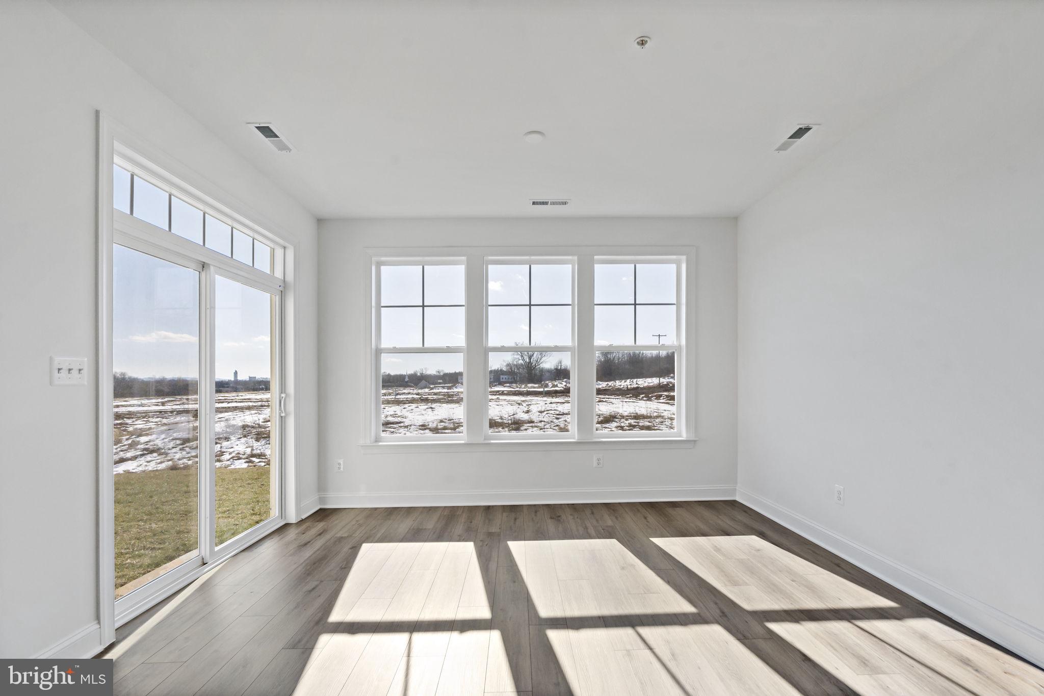 ROSEHILL MANOR - Residential