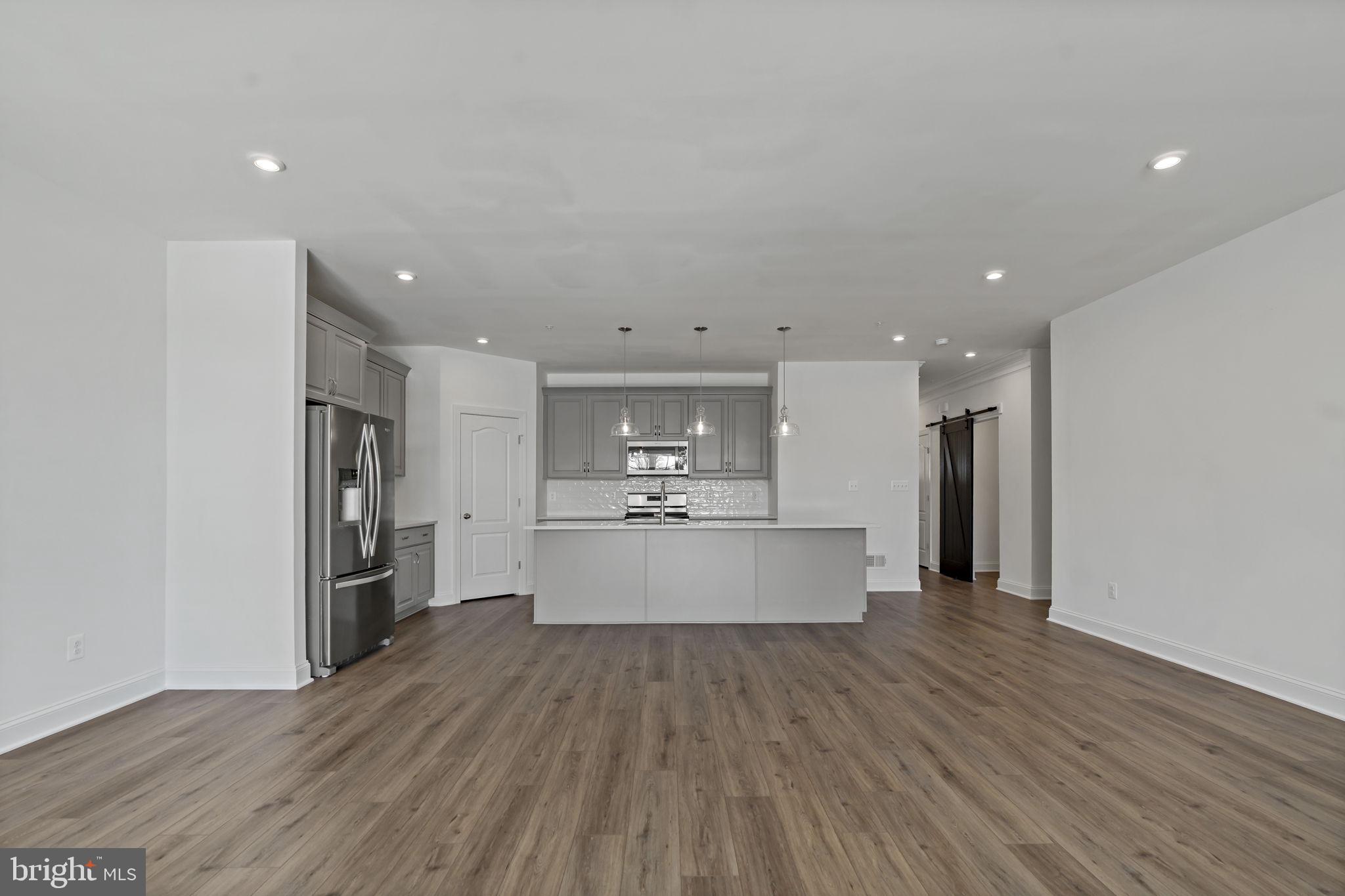 ROSEHILL MANOR - Residential