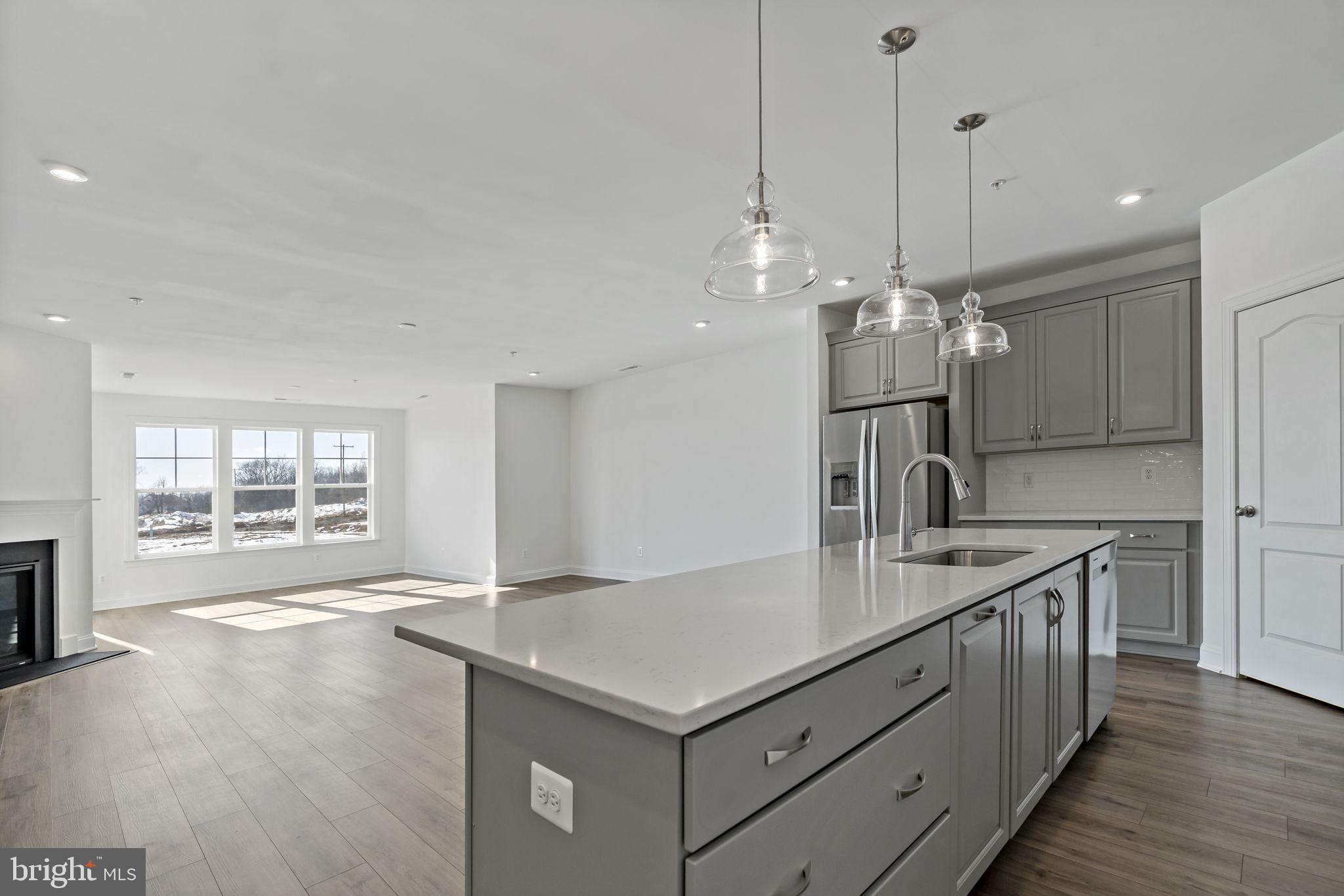 ROSEHILL MANOR - Residential