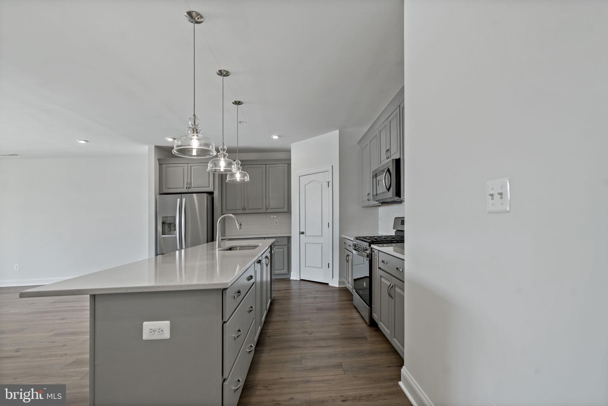 ROSEHILL MANOR - Residential