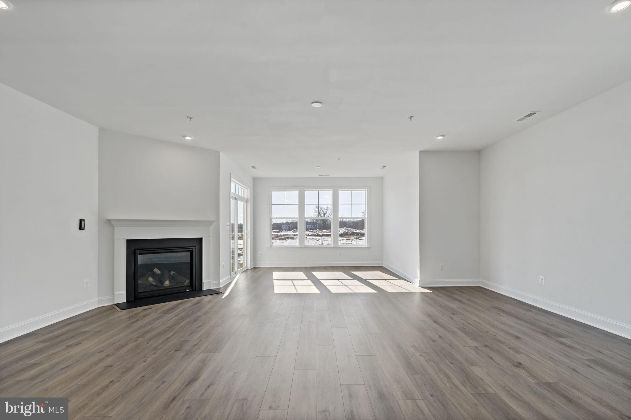 ROSEHILL MANOR - Residential