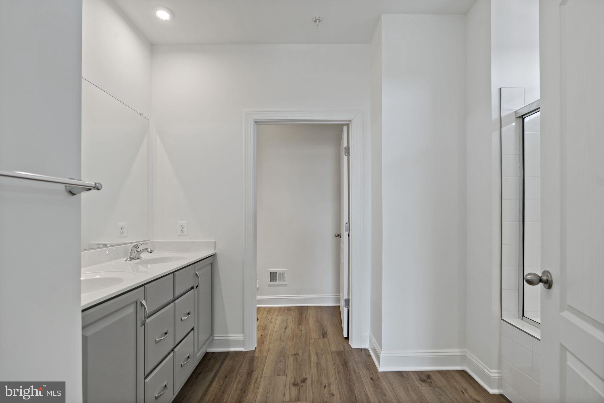 ROSEHILL MANOR - Residential