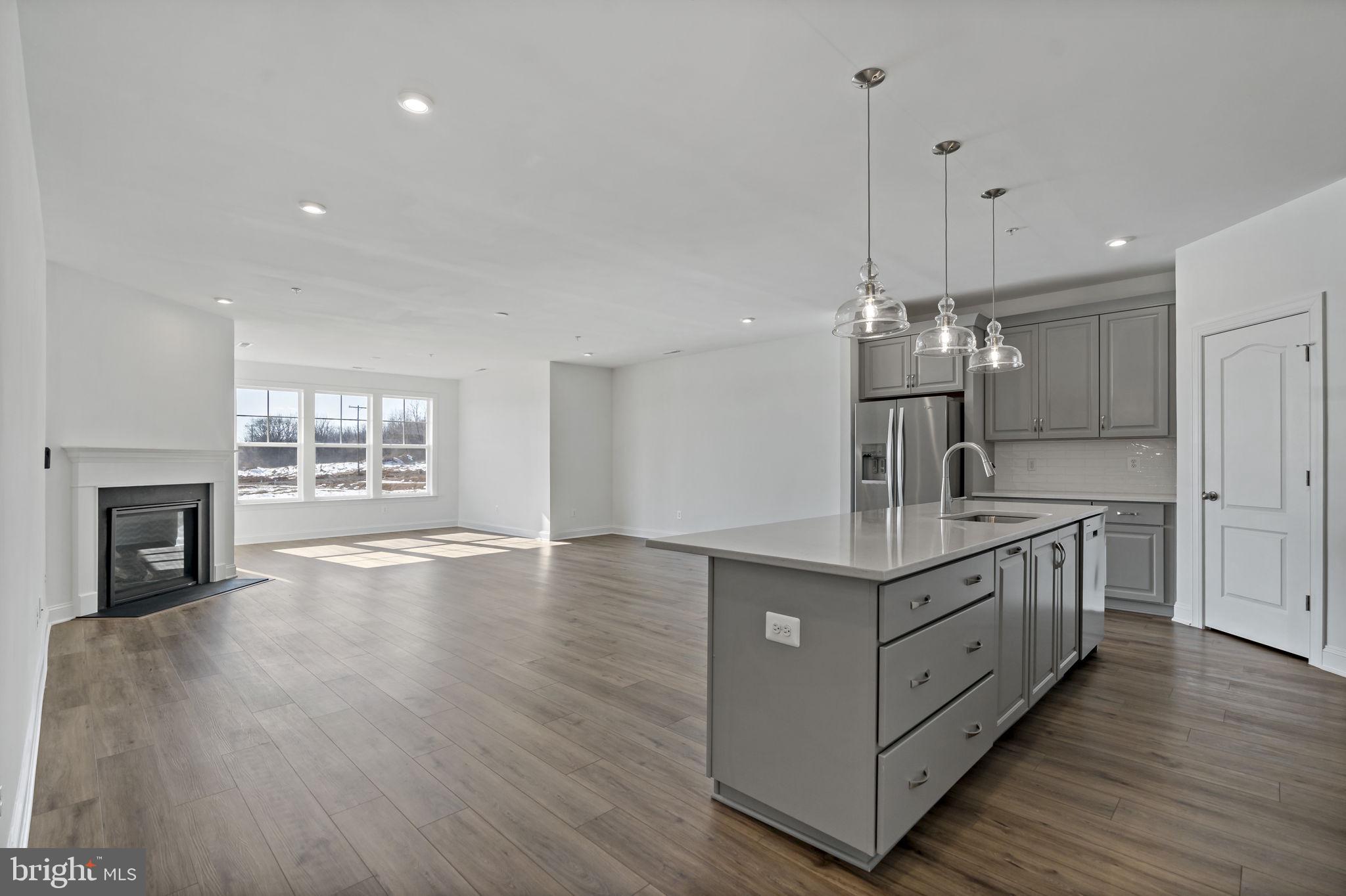 ROSEHILL MANOR - Residential