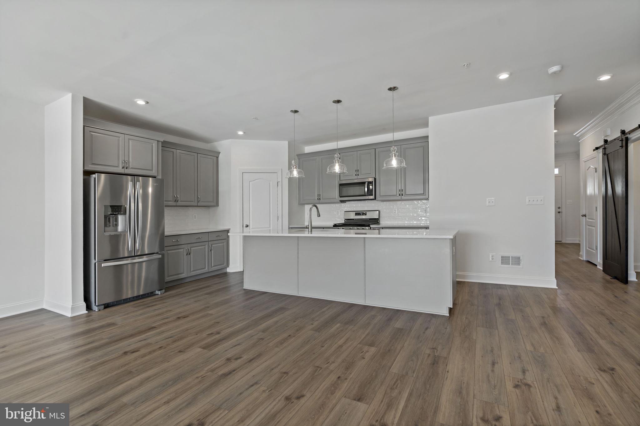 ROSEHILL MANOR - Residential