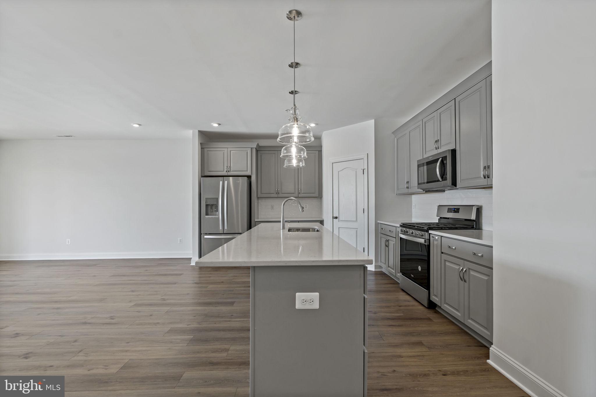 ROSEHILL MANOR - Residential