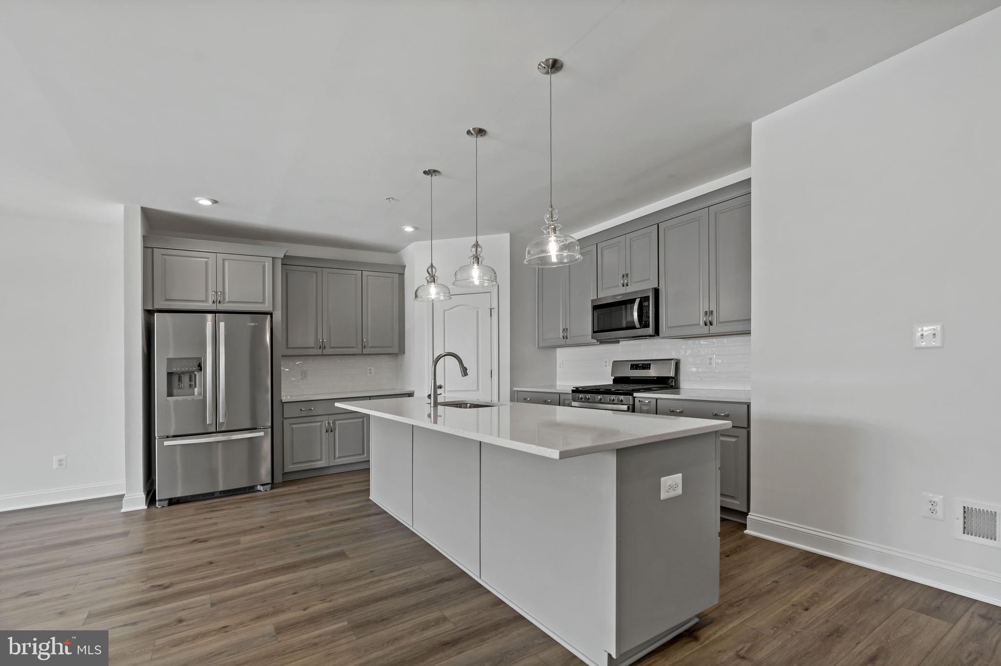 ROSEHILL MANOR - Residential