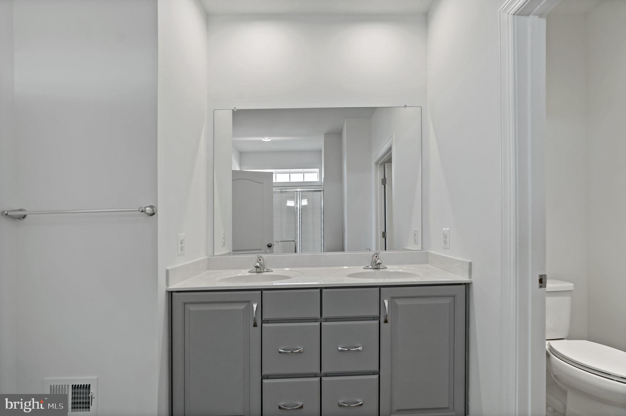 ROSEHILL MANOR - Residential