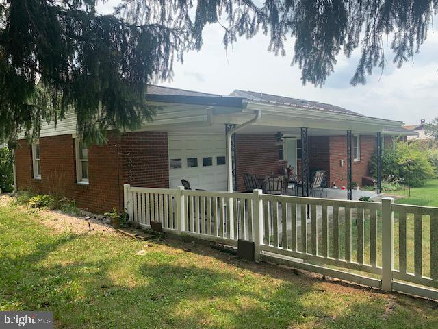 1006 LINCOLN WAY EAST