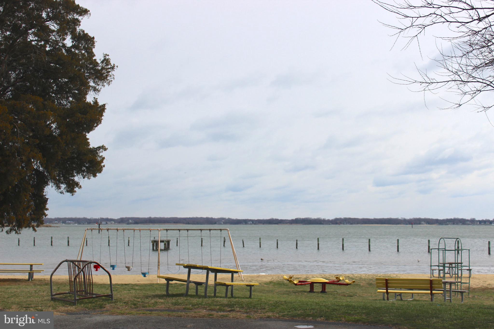 SELBY ON THE BAY - Residential