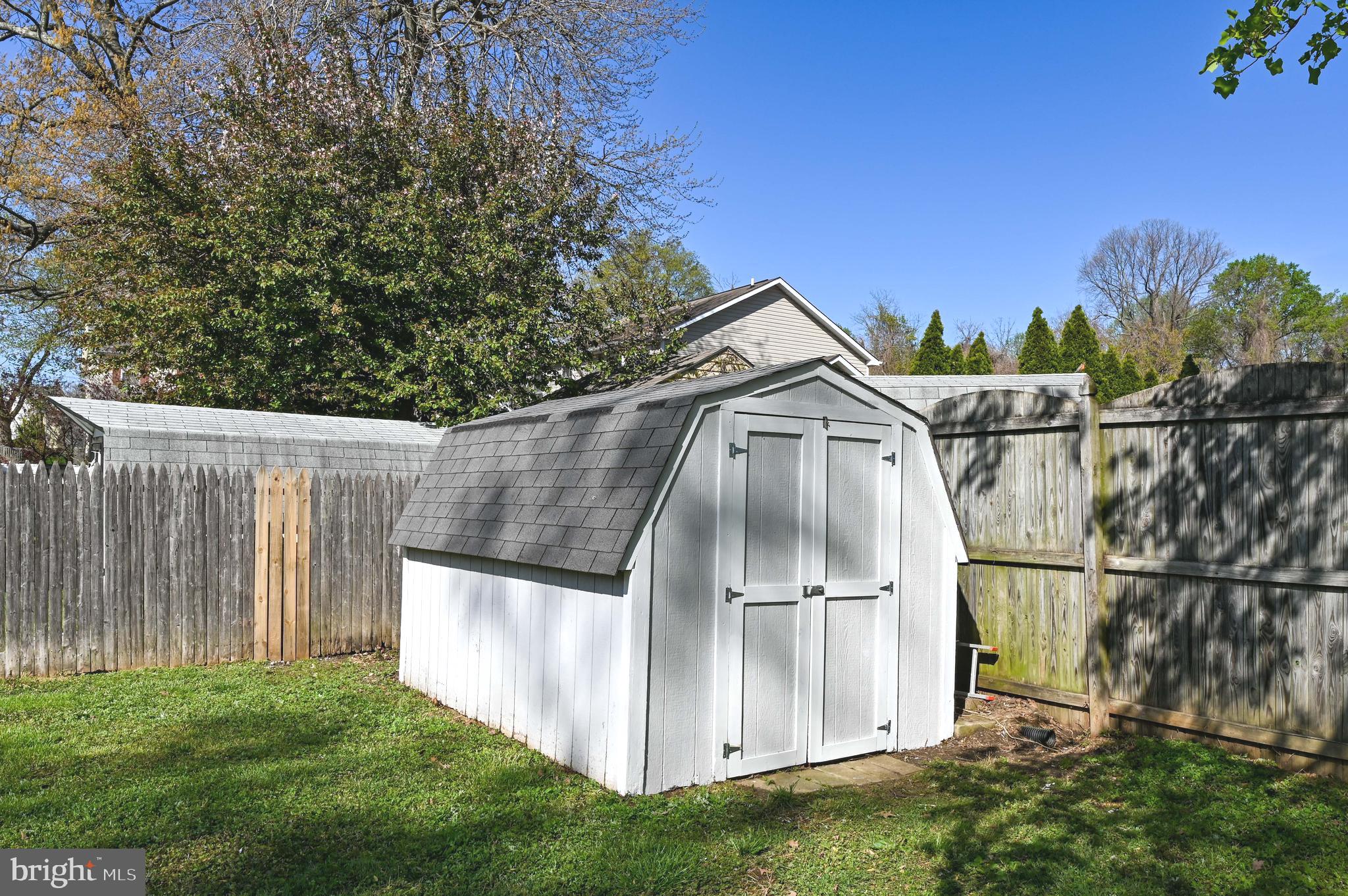 SELBY ON THE BAY - Residential