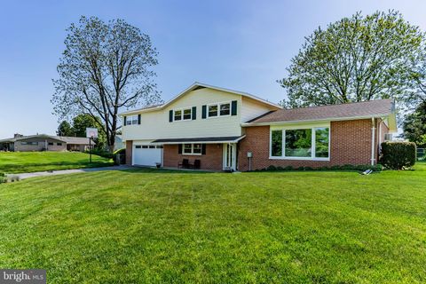 Tiny photo for 17 Kensington Dr, CHAMBERSBURG, PA 17201 (MLS # PAFL2034844)