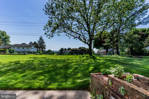 Tiny photo for 17 Kensington Dr, CHAMBERSBURG, PA 17201 (MLS # PAFL2034844)