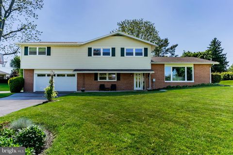 Tiny photo for 17 Kensington Dr, CHAMBERSBURG, PA 17201 (MLS # PAFL2034844)