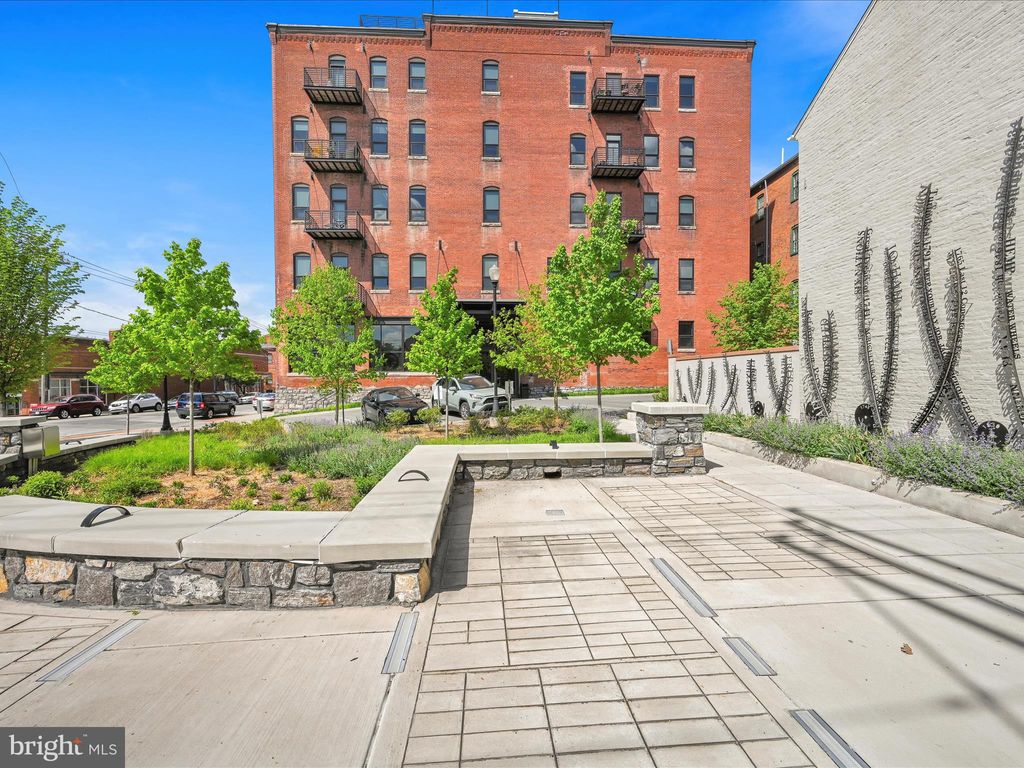 Photo of 41 W LEMON ST #308, LANCASTER, PA 17603 (MLS # PALA2032066)