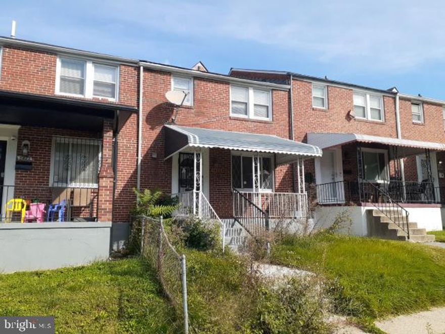 Attention all investors and flippers. This home is ready to be rehabbed. Priced aggressively. Check out the home sales on the same block that have been renovated and sold already.