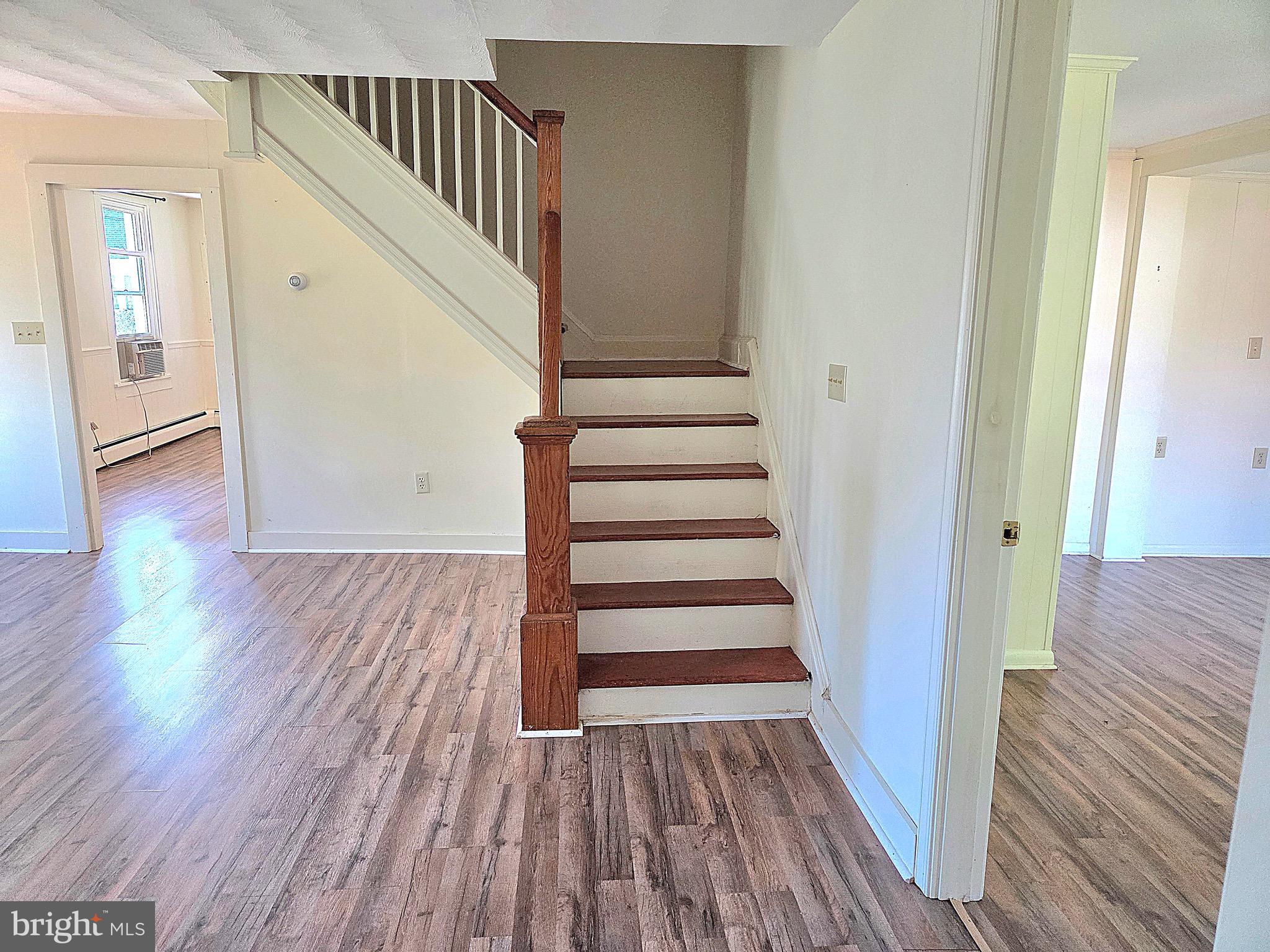 LEONARDS LANE - Residential