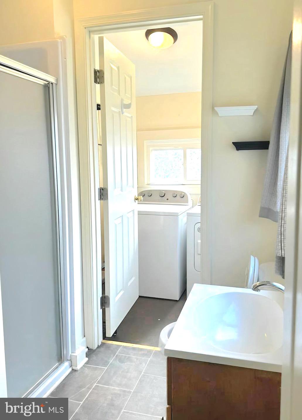 LEONARDS LANE - Residential