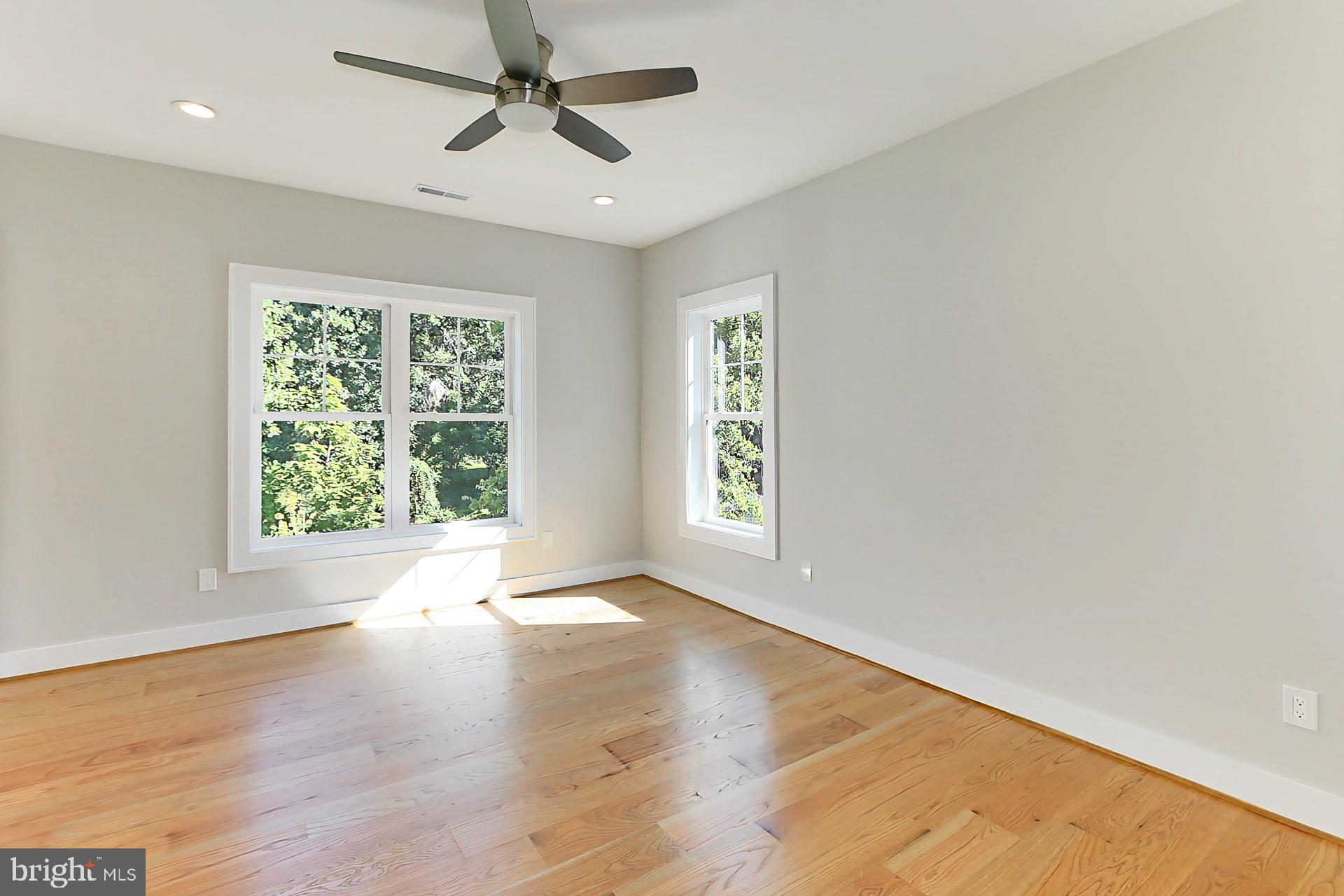 GRAYS OAKTON - Residential