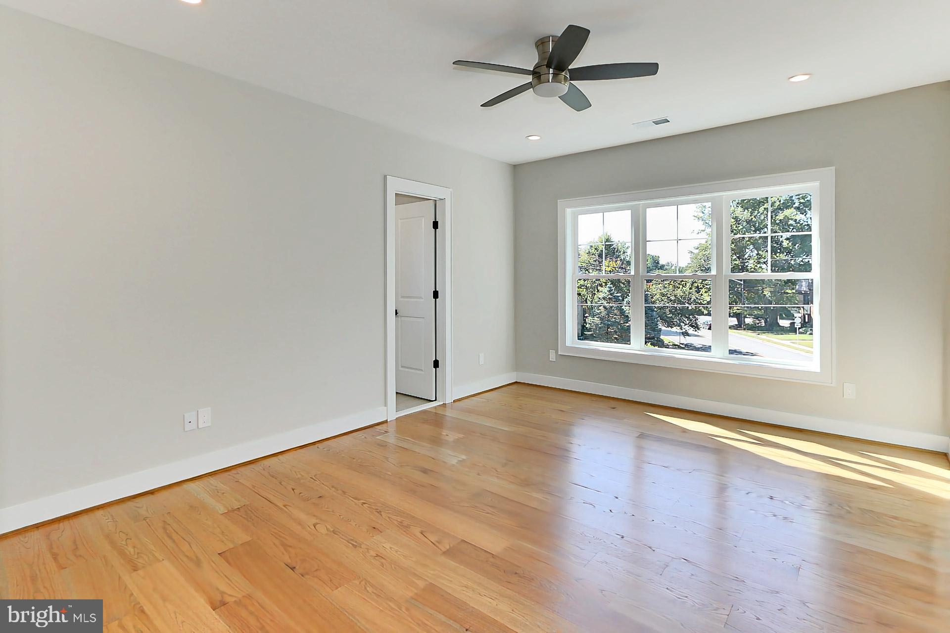 GRAYS OAKTON - Residential