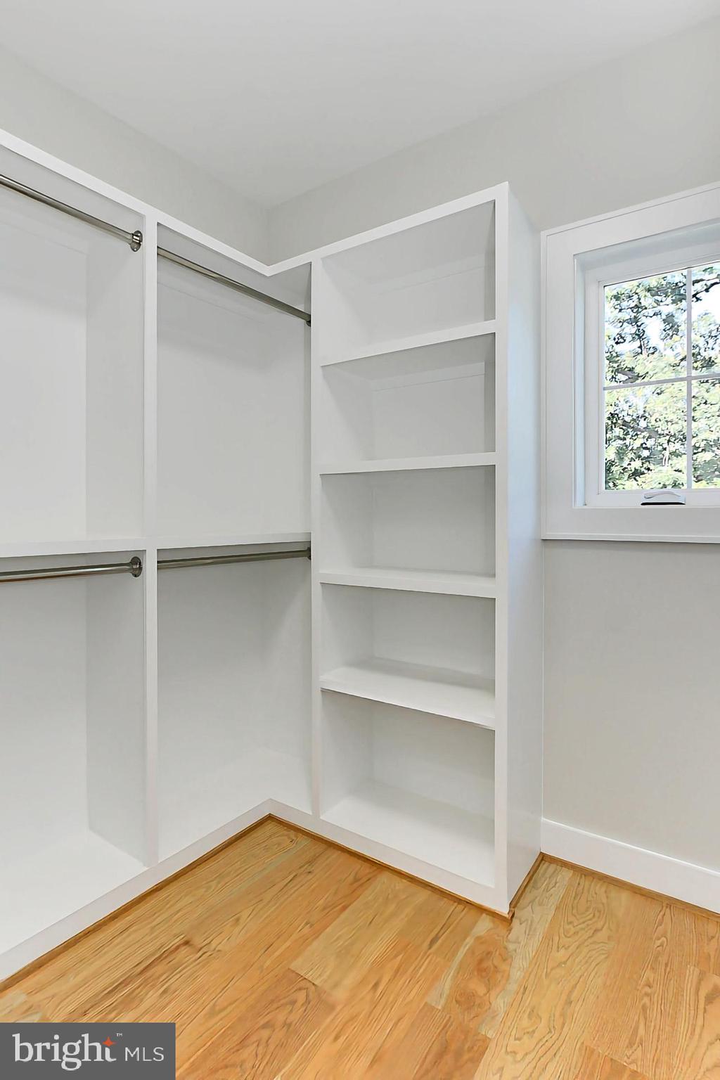 GRAYS OAKTON - Residential