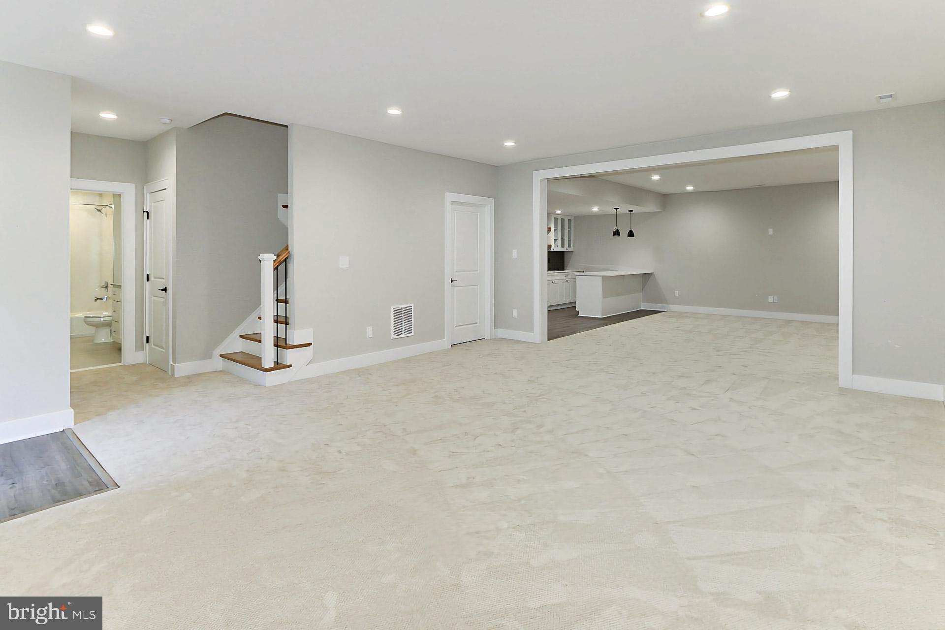 GRAYS OAKTON - Residential