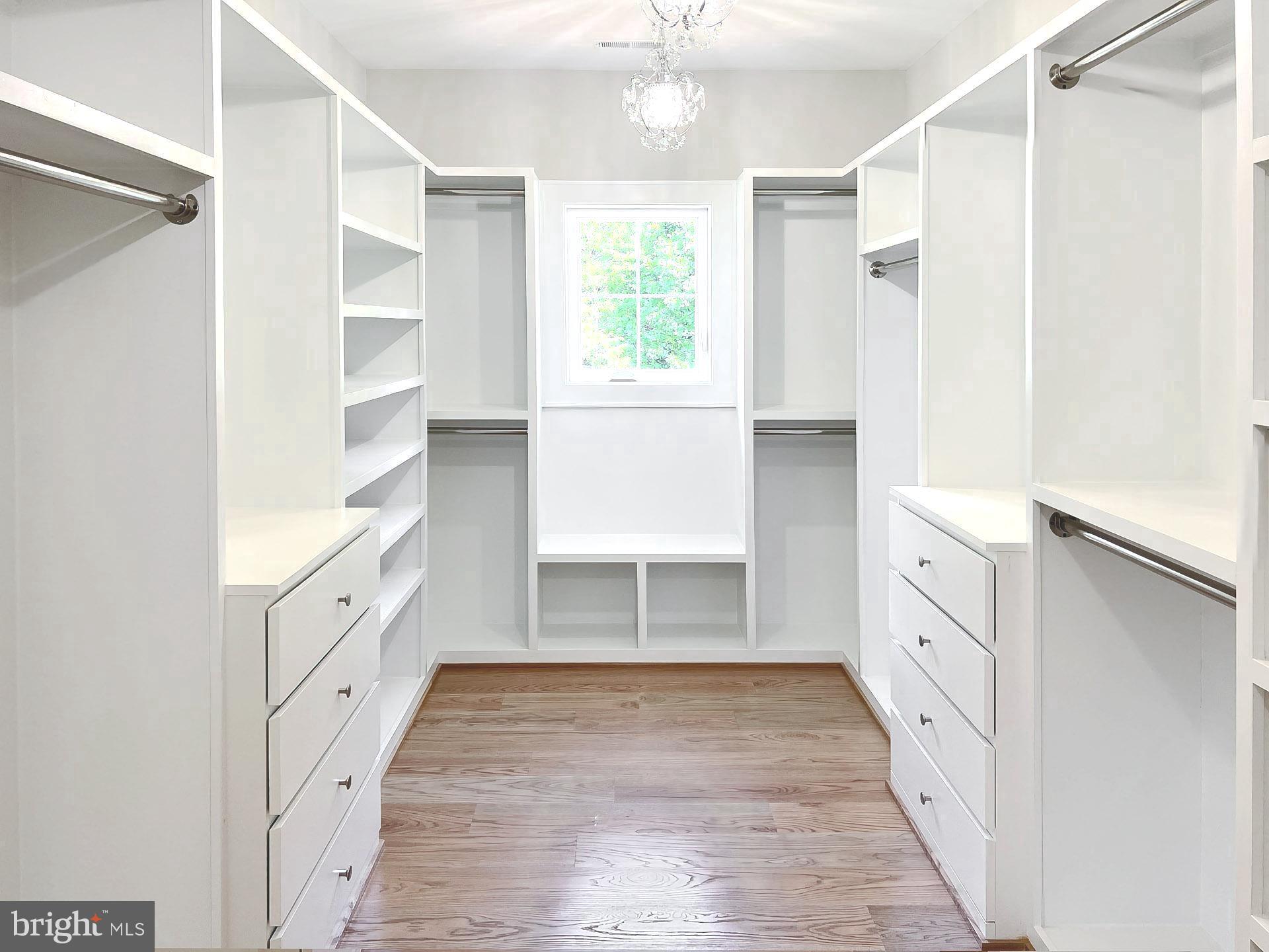 GRAYS OAKTON - Residential