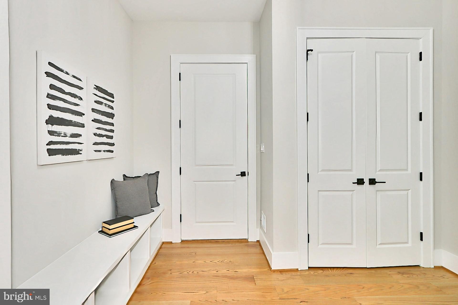 GRAYS OAKTON - Residential