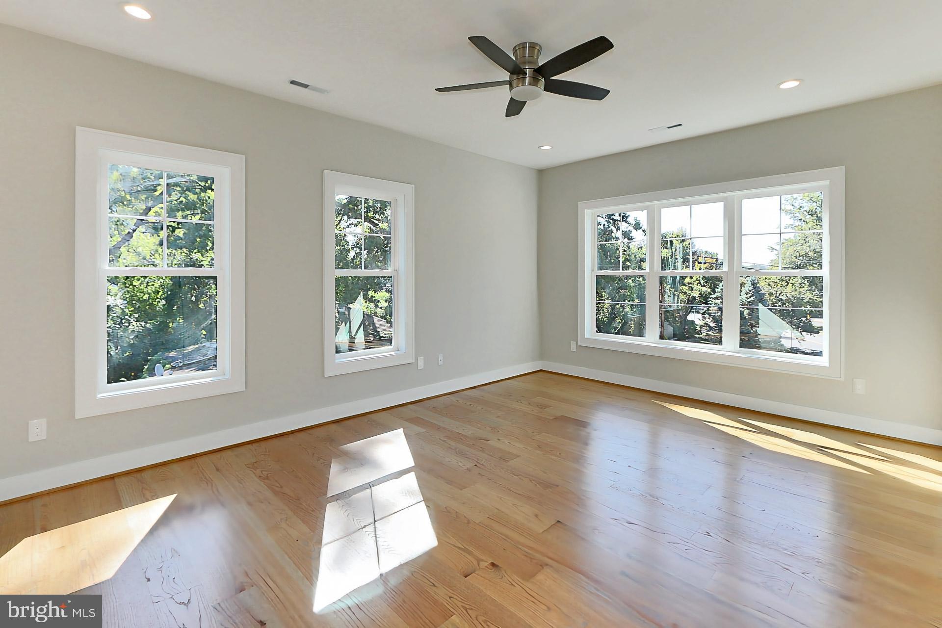 GRAYS OAKTON - Residential