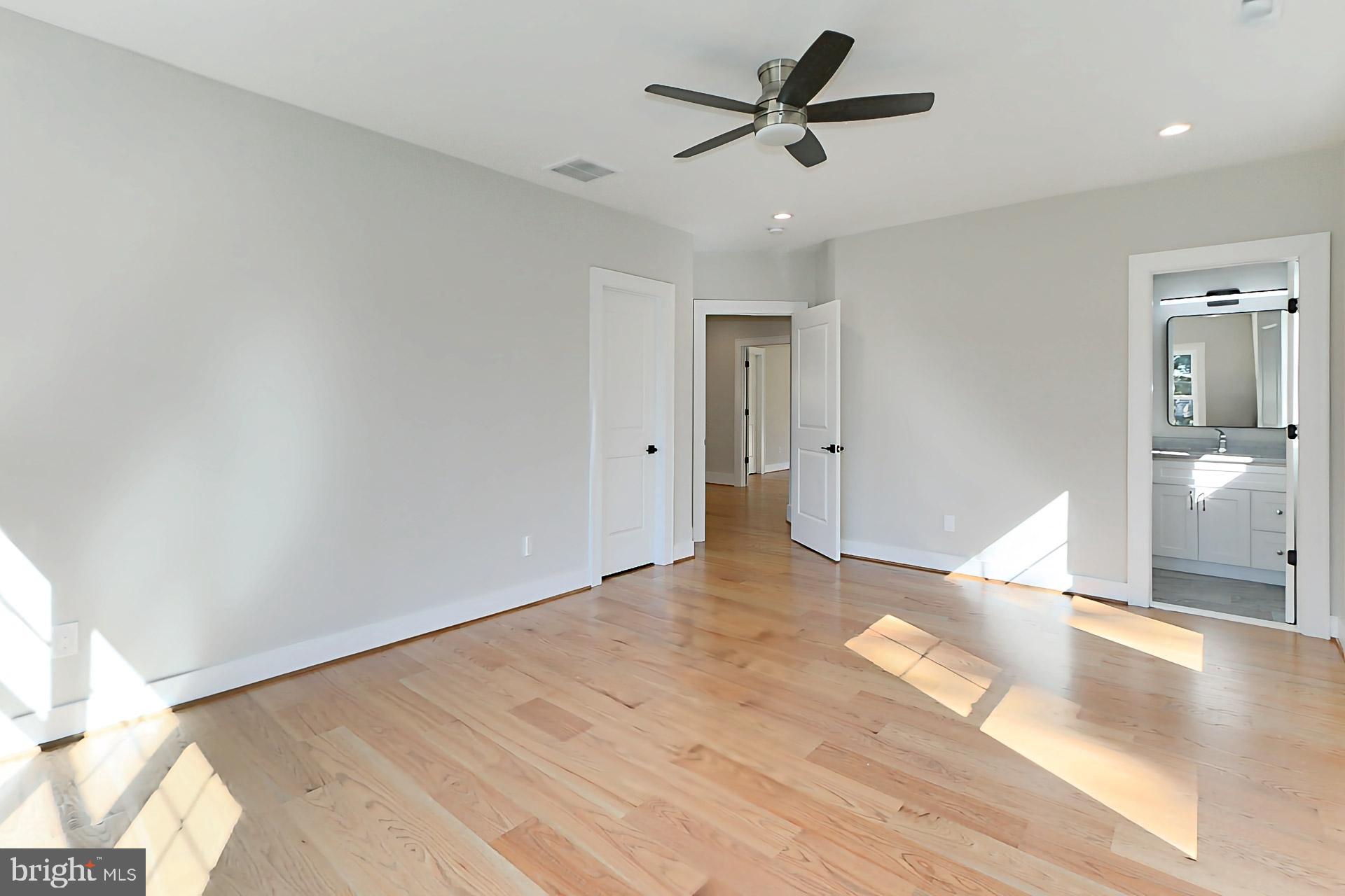 GRAYS OAKTON - Residential