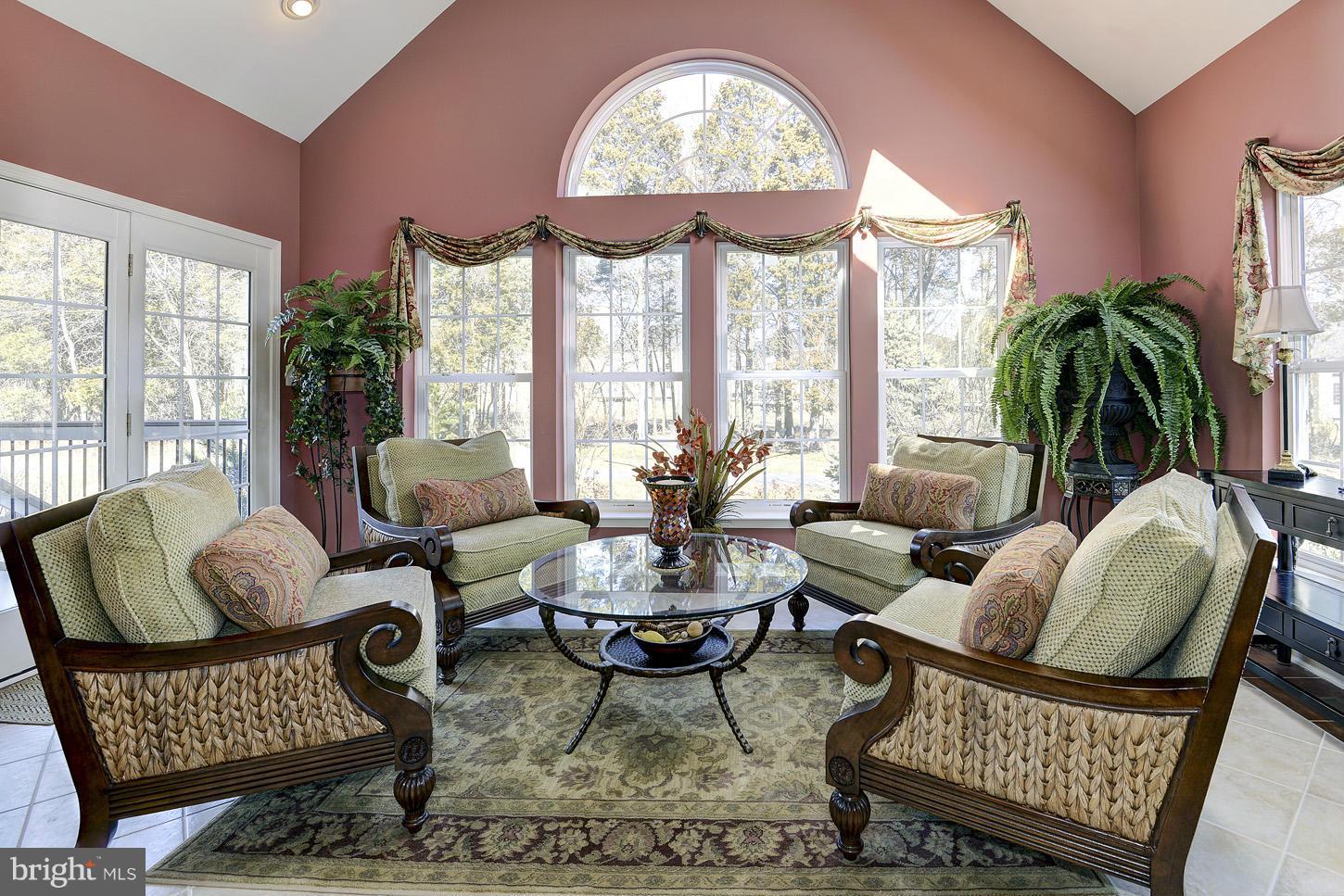 SOUTH RIDING - Residential