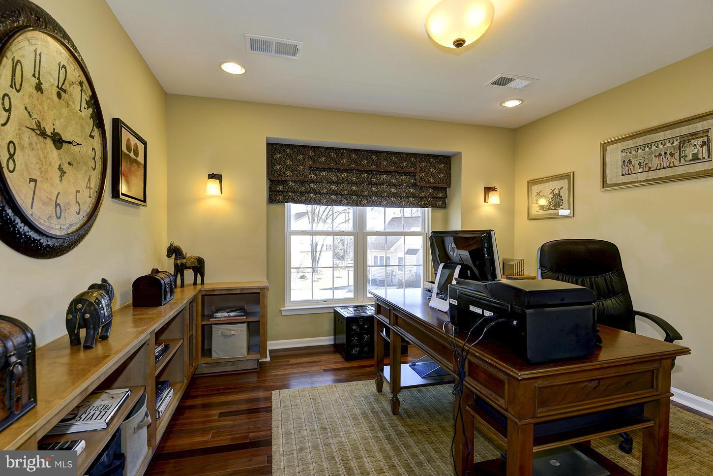 SOUTH RIDING - Residential