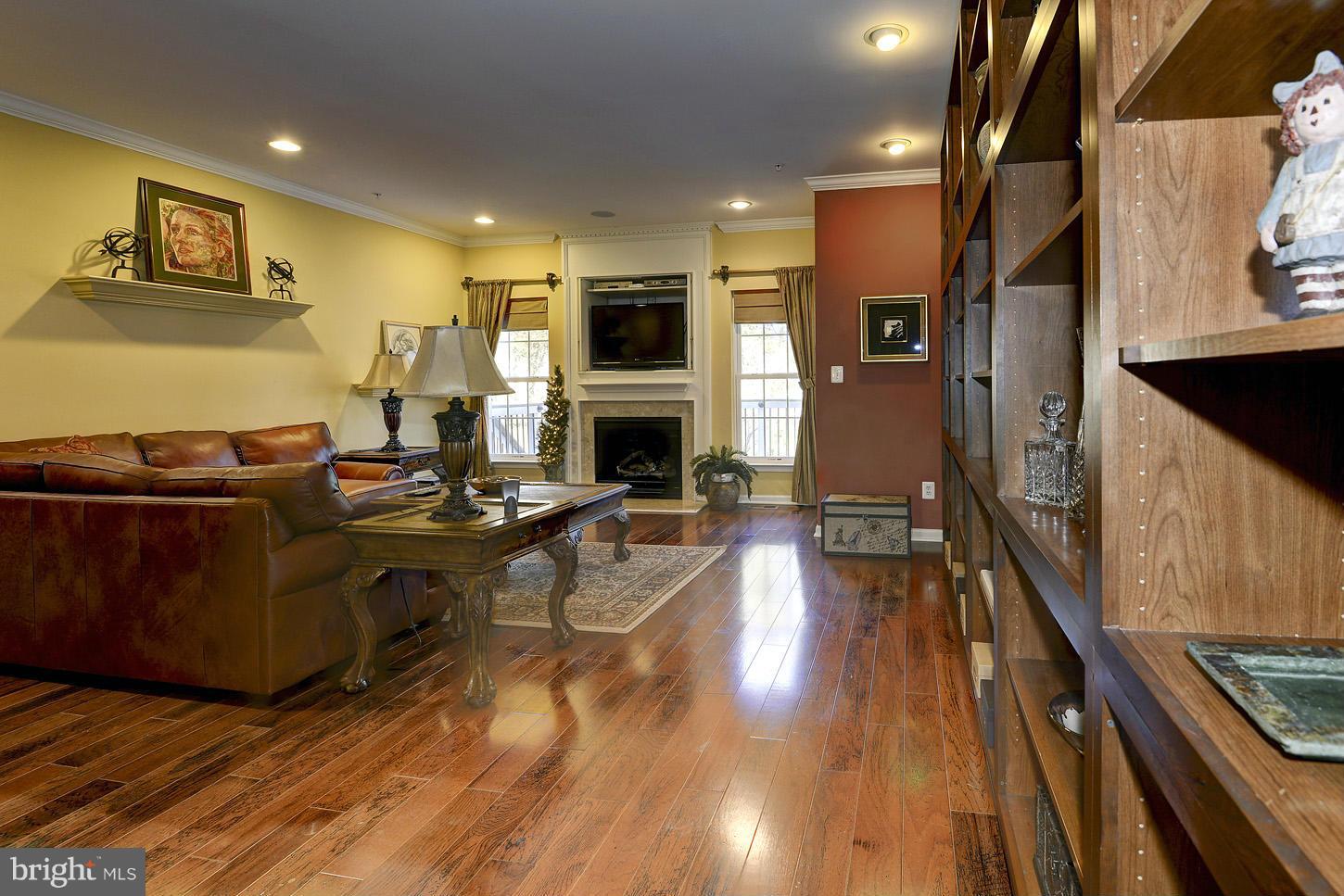 SOUTH RIDING - Residential