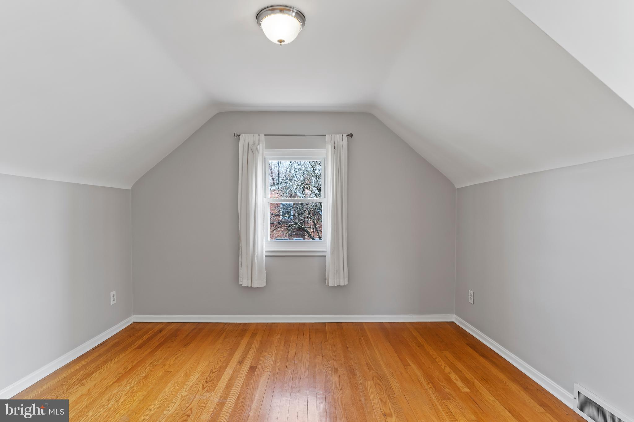 COLLEGE PARK - Residential