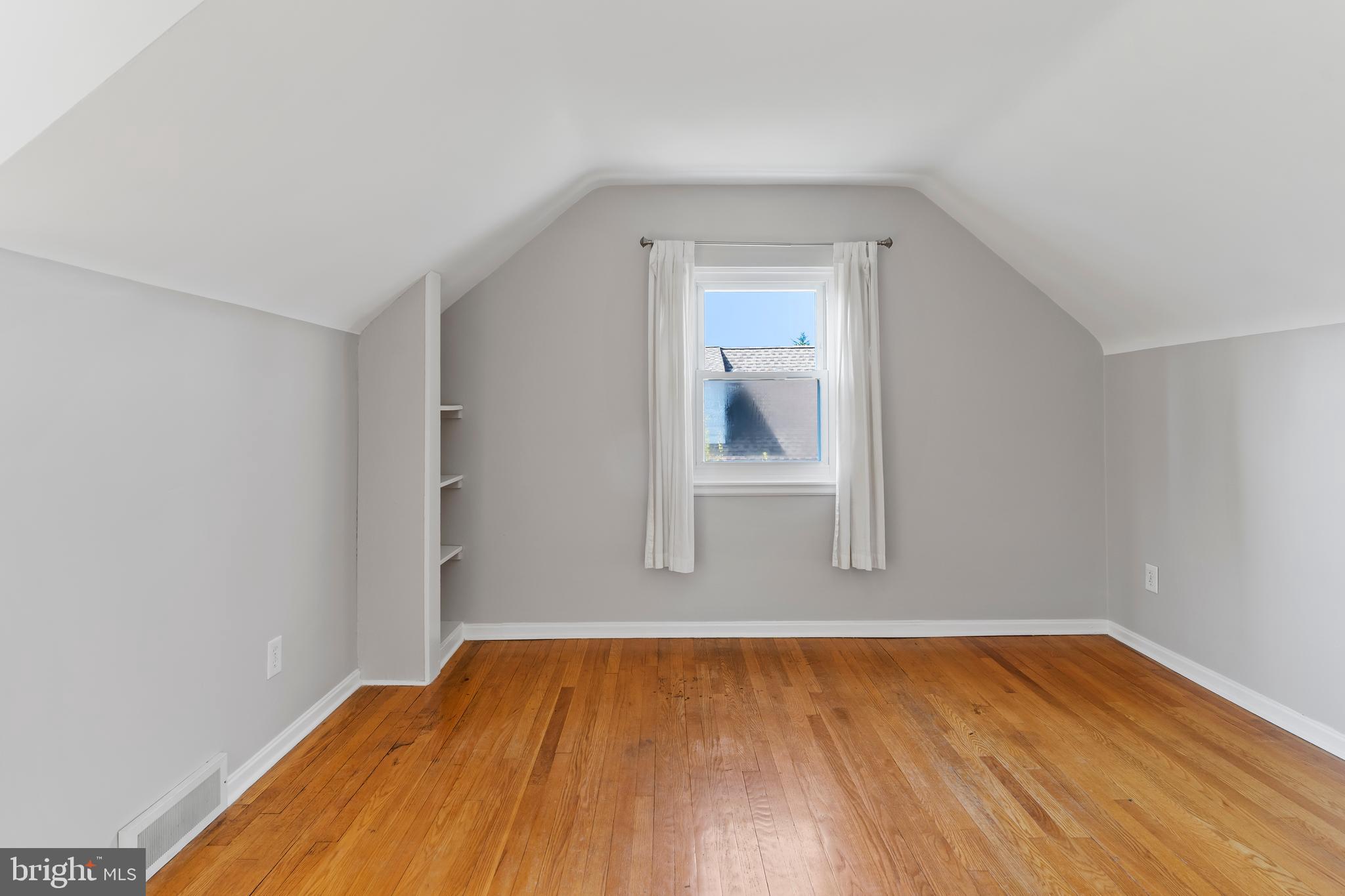 COLLEGE PARK - Residential