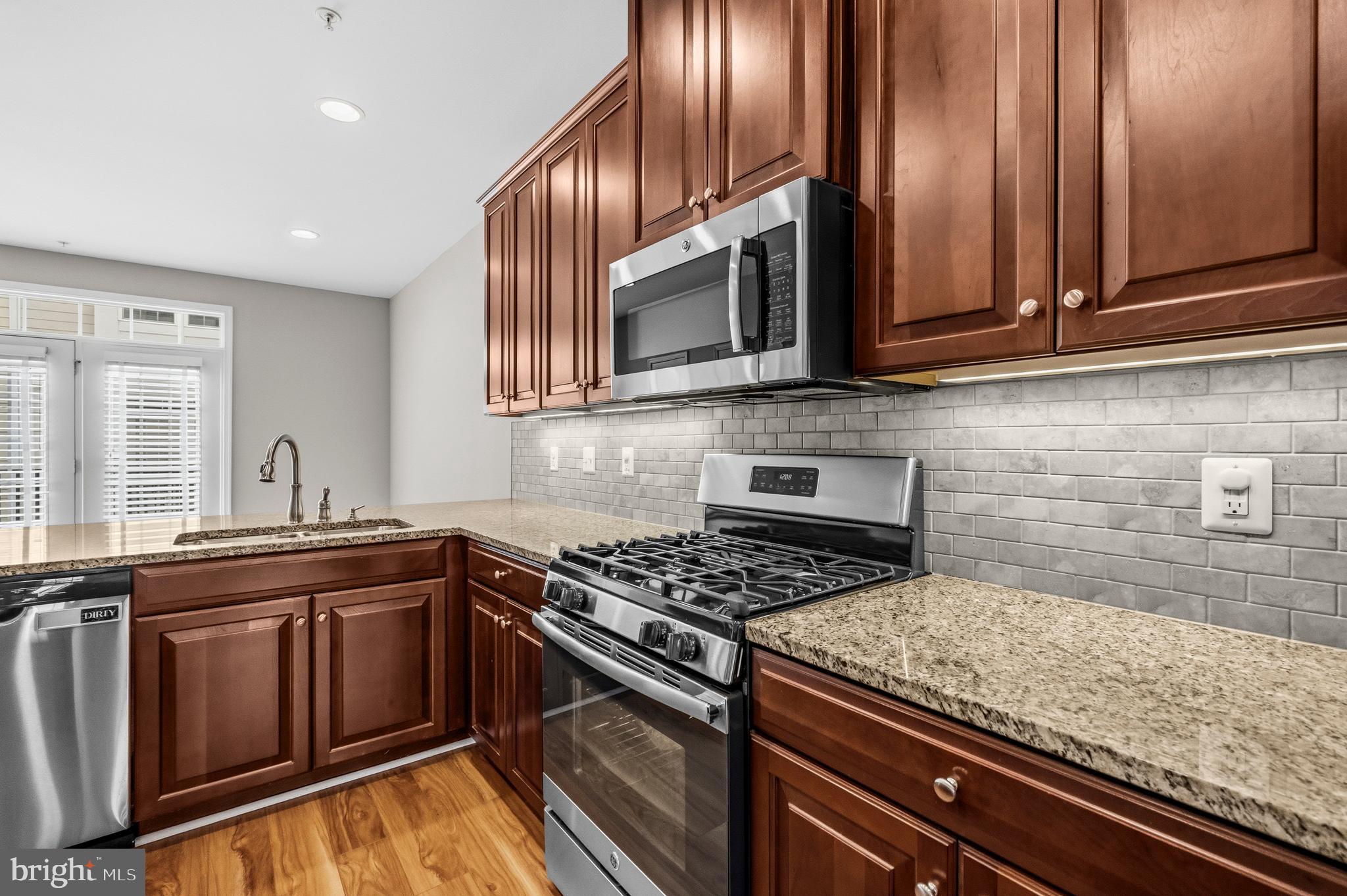 CRESCENT PLACE - Residential