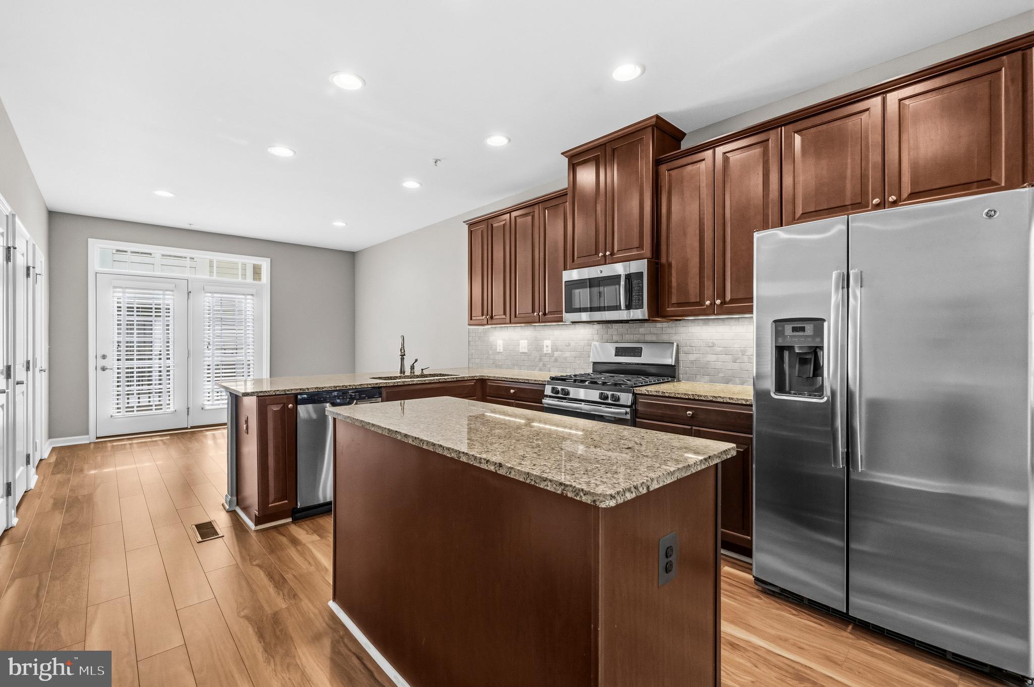 CRESCENT PLACE - Residential