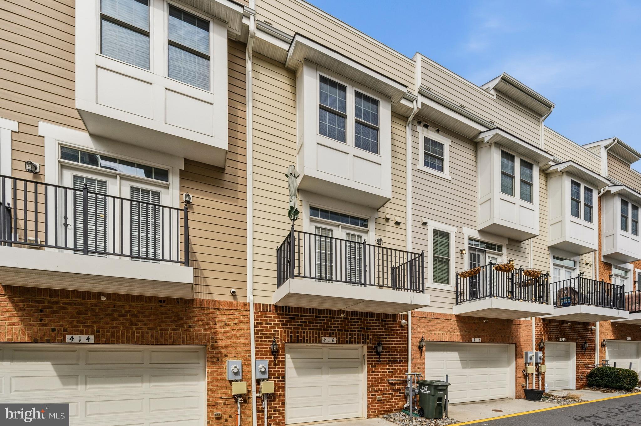 CRESCENT PLACE - Residential