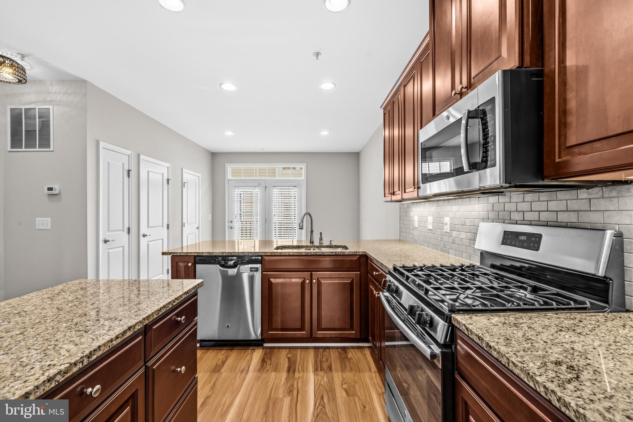 CRESCENT PLACE - Residential