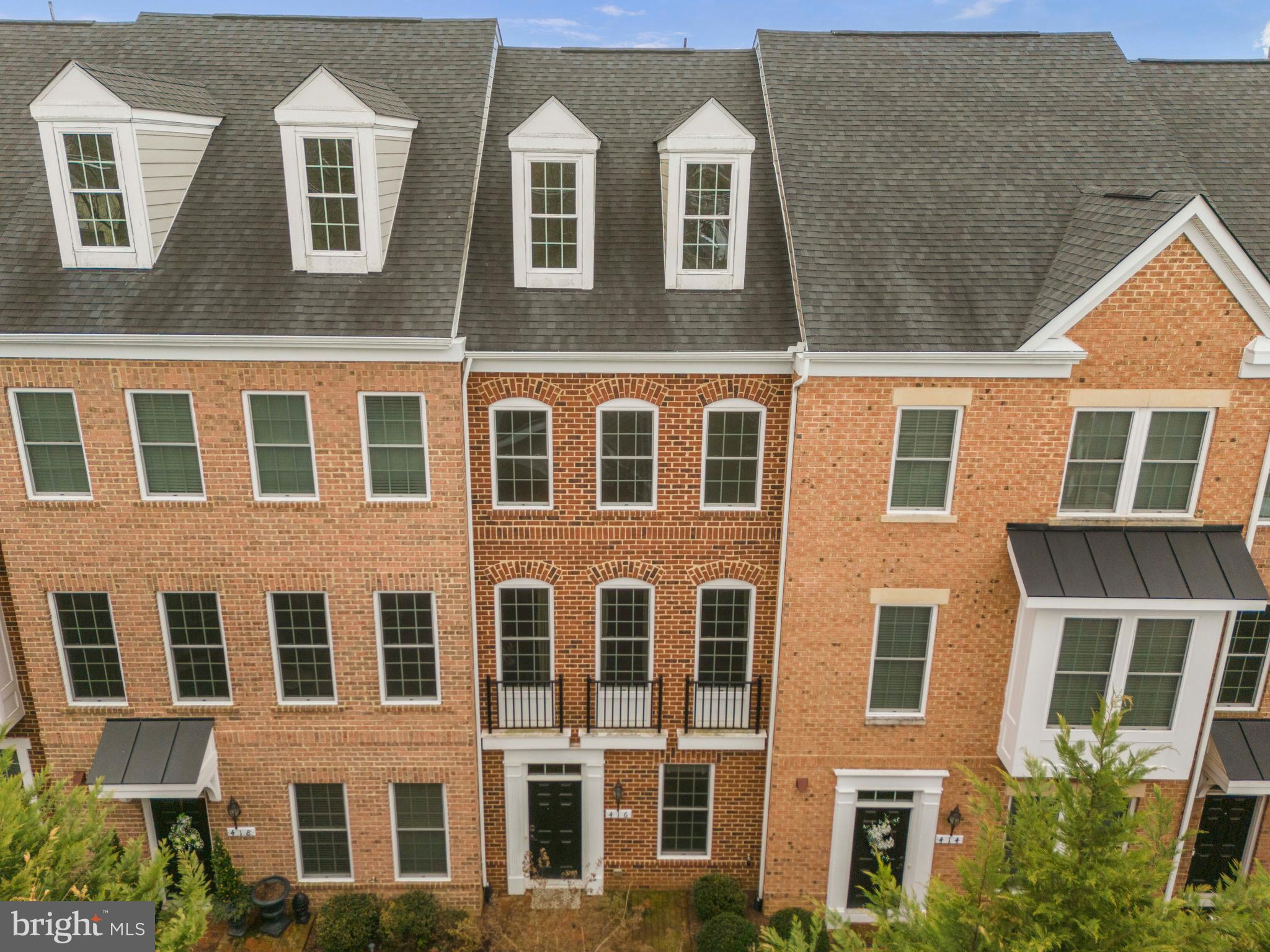 CRESCENT PLACE - Residential